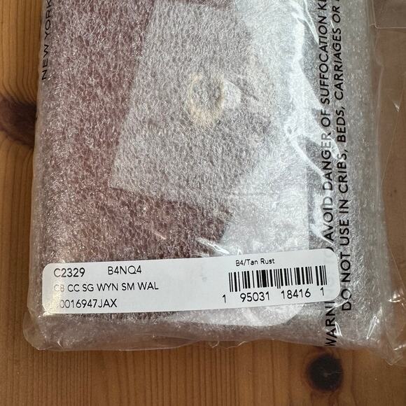 NWT ❤️ Coach Wyn Small Wallet In Colorblock Signature Canvas - Picture 5 of 10